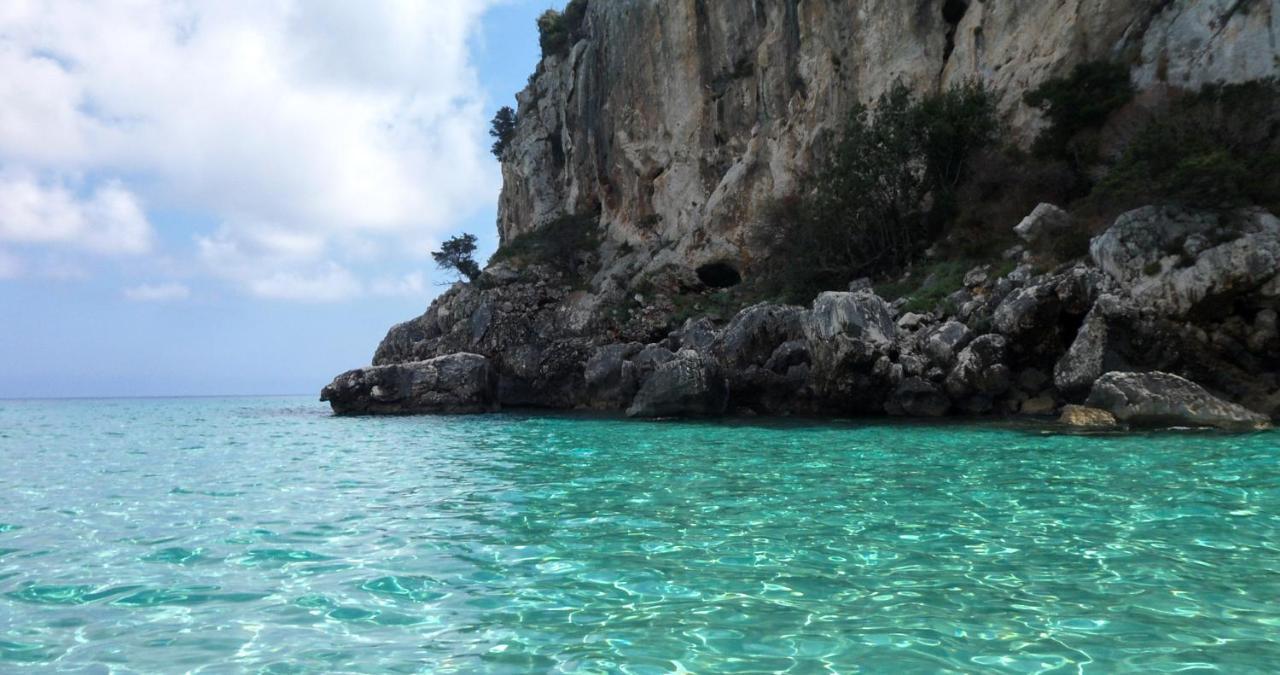 Appartamento Perla Verde, Wifi E Air Con Cala Gonone Eksteriør billede